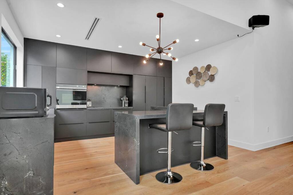 Design House -Heated Pool -Big Yard -Gated Parking Villa Miami Exterior foto