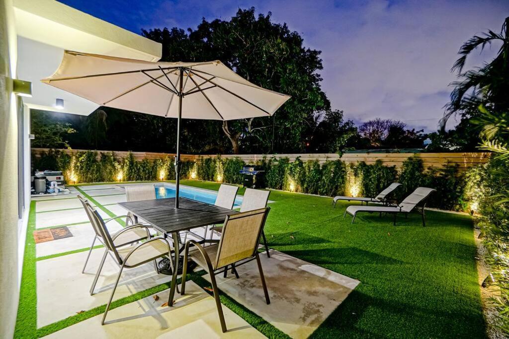 Design House -Heated Pool -Big Yard -Gated Parking Villa Miami Exterior foto