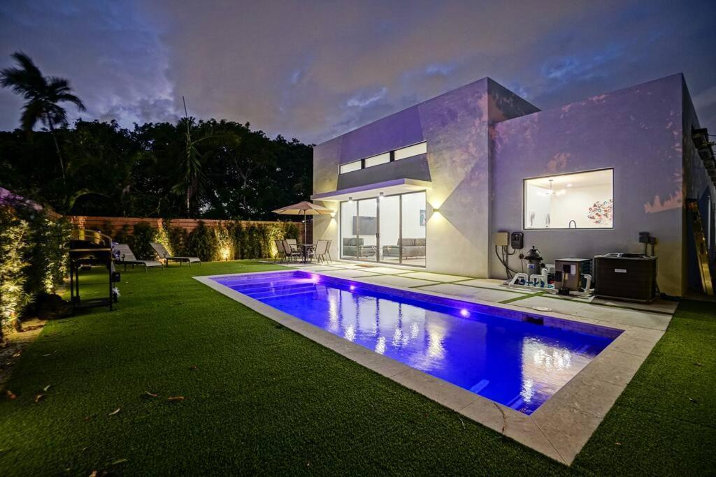 Design House -Heated Pool -Big Yard -Gated Parking Villa Miami Exterior foto