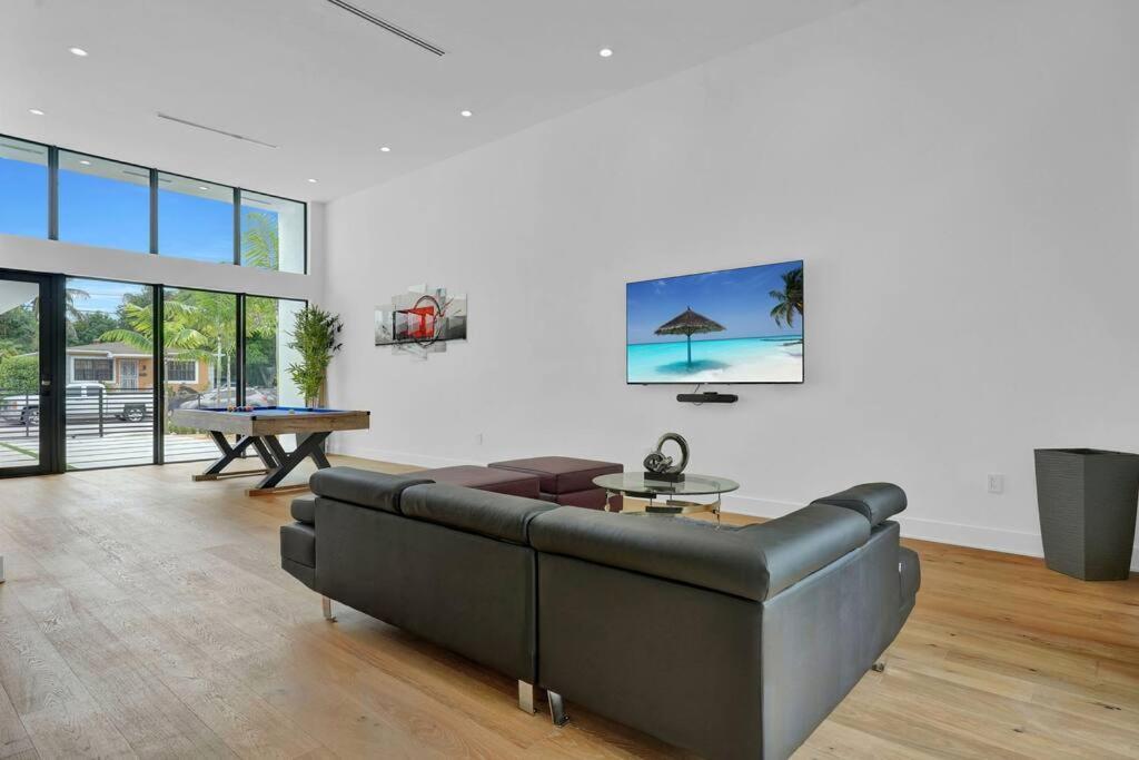 Design House -Heated Pool -Big Yard -Gated Parking Villa Miami Exterior foto