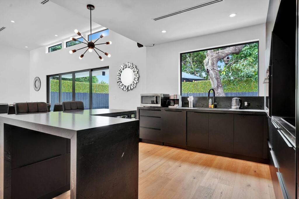 Design House -Heated Pool -Big Yard -Gated Parking Villa Miami Exterior foto